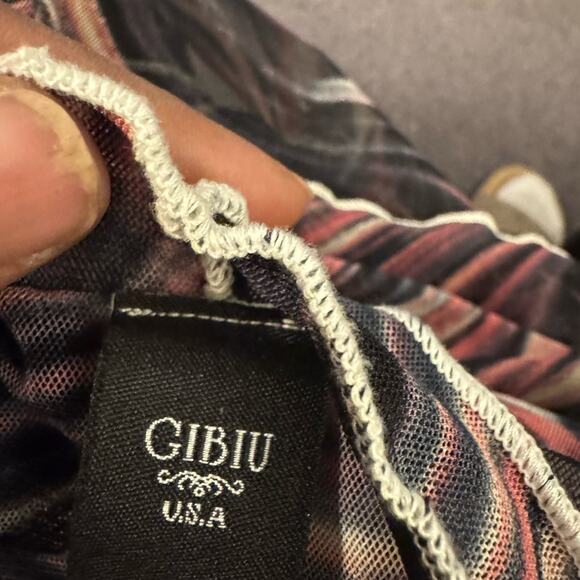 Stylish Women's Swirl Pattern Two-Piece Set - Picture 4 of 4